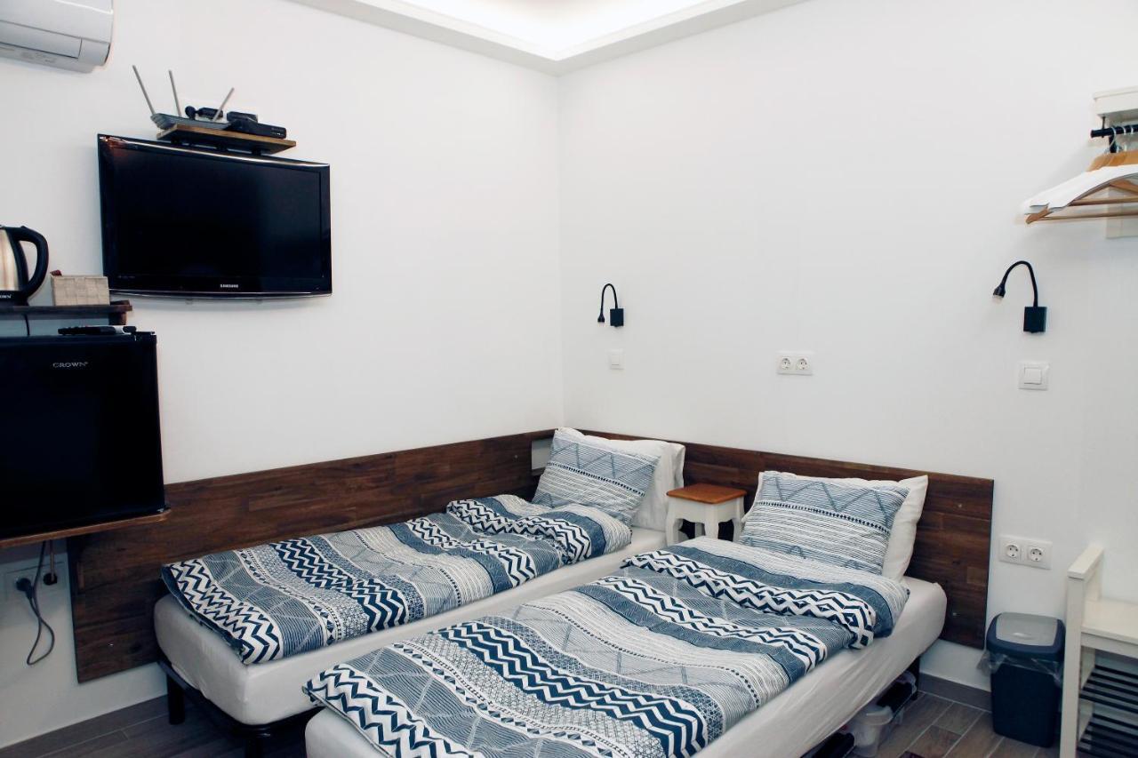 Sleep Over Sofia - Guest Rooms エクステリア 写真